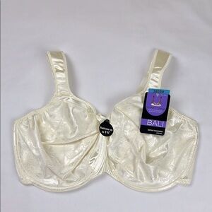 Bali New Women’s 38DDD Vanilla Color Adjustable Comfort Cushion Strap Bra